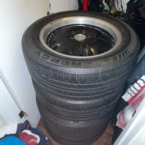 20inch rims black comes with full set and truck tires